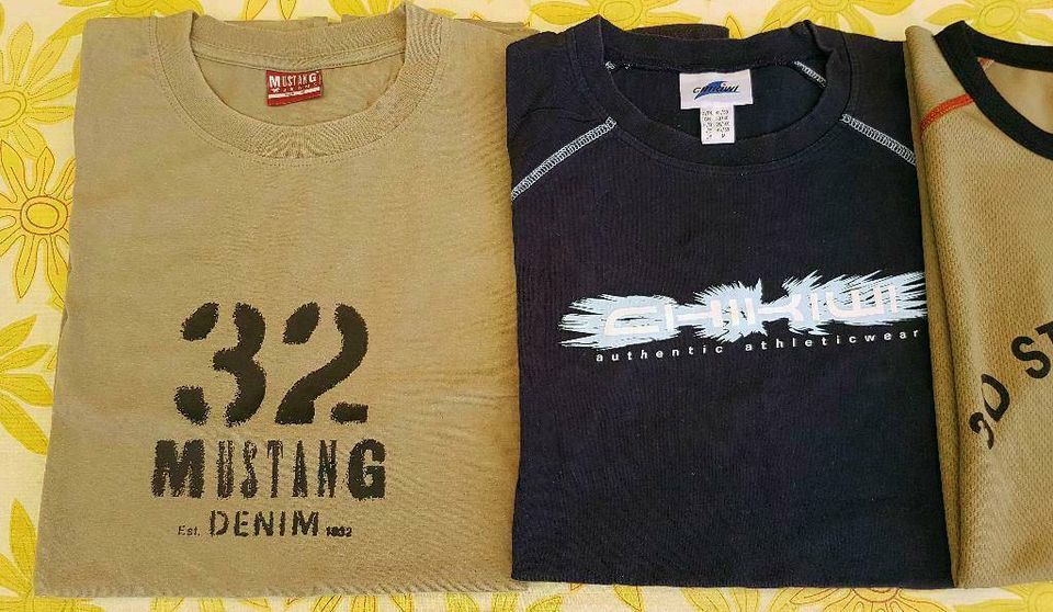 10 Shirts T-Shirt Sammlung M / L Klamotten Kleidung Trödel in Ratingen