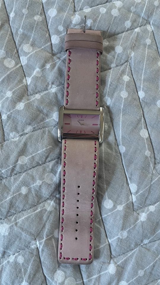 Guess Damen Armbanduhr Pink in Schönwalde-Glien