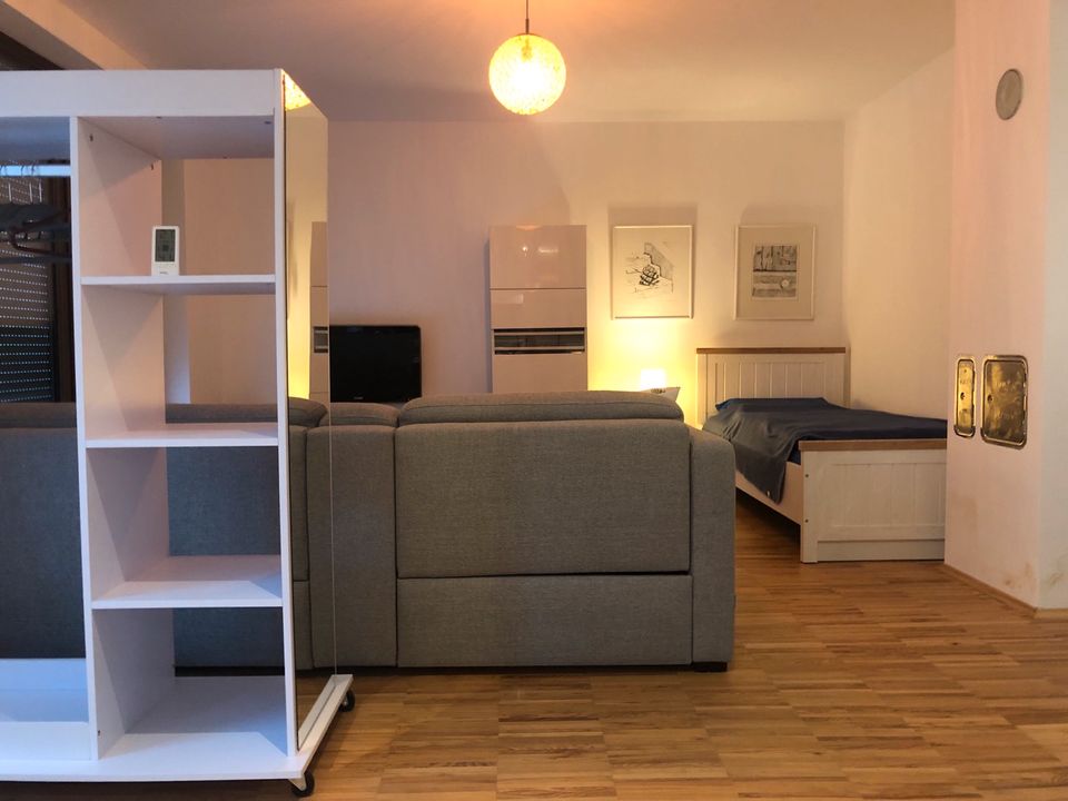 Voll ausgestattet 1-Zimmer Wohnung wohnen auf Zeit in Teltow