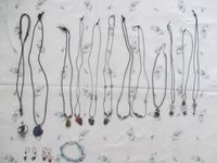 Handgefertigte Ketten Ohrringe Armband Schmuck Hobbyauflösung Mecklenburg-Vorpommern - Bergen auf Rügen Vorschau