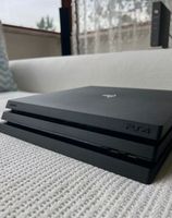 Ps4 pro 1tb mit 2 Controller und Zubehör sehr guter Zustand Bayern - Markt Schwaben Vorschau