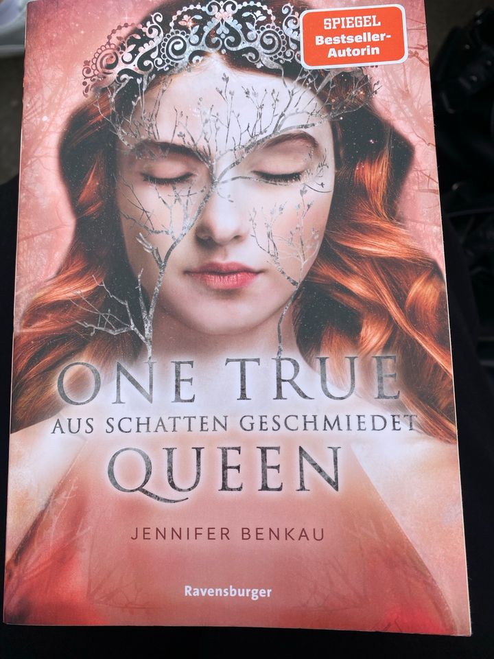 One True Queen 1+2 Jennifer Benkau in Solingen