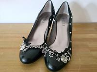 Neu Guess I-Aila-EU Pumps Absatzschuhe 39 Stilettos NP200€ Nieten Sachsen - Chemnitz Vorschau