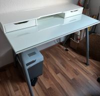 Schreibtisch mit Glasplatte und IKEA Alex Aufsatz Niedersachsen - Sulingen Vorschau