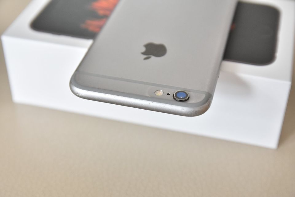 Apple iPhone 6S 32 GB in Radebeul