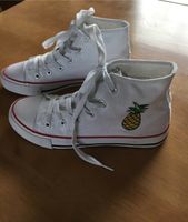 Chucks Sneaker weiß 35 mit Ananas Niedersachsen - Bilshausen Vorschau