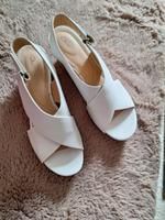 Sandalen neuwertig von Clarks Baden-Württemberg - Ötisheim Vorschau
