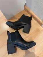 Schwarze Damen Boots von Monki, Größe 39 Wuppertal - Oberbarmen Vorschau