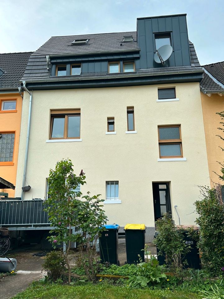 Provisionsfreies 4- Familienhaus Köln Dellbrück von PRIVAT in Köln