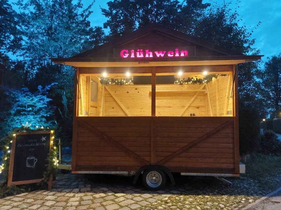 Christkindlmarkstand/ Glühweinstand/ Glühweinhütte in München