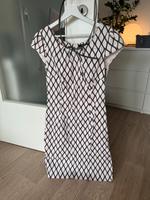 Schönes Sommer Kleid von Comma Gr. 36 rosa grau wie neu Häfen - Bremerhaven Vorschau