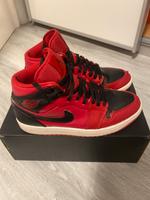 Air Jordan 1 Mid rot sxhwarz München - Schwabing-Freimann Vorschau