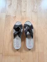 NEU Asos Pantoletten Sandalen Espadrilles 42 Damen Khaki Satin München - Untergiesing-Harlaching Vorschau