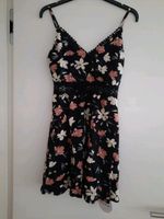 Neues Sommerkleid mit Blumenmuster Baden-Württemberg - Esslingen Vorschau