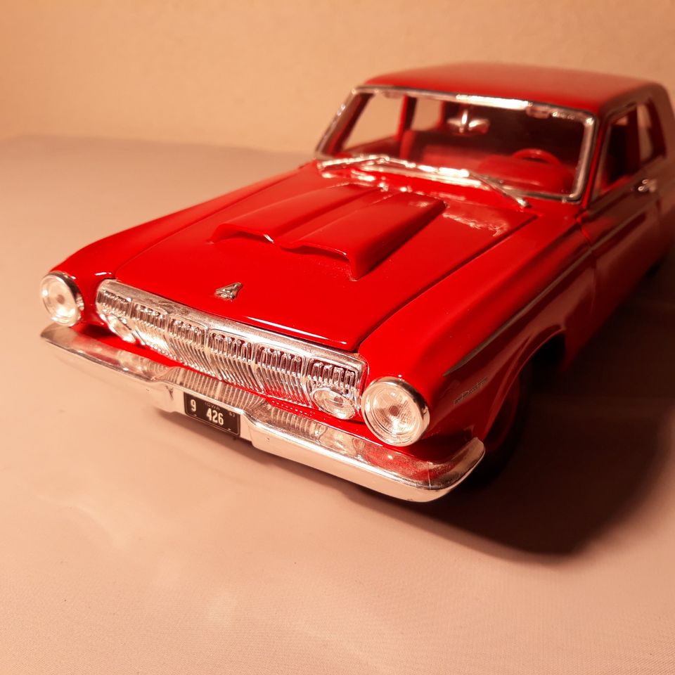 Maisto 1963 Dogde 330 Special Edition 1:18 in Borgsdorf