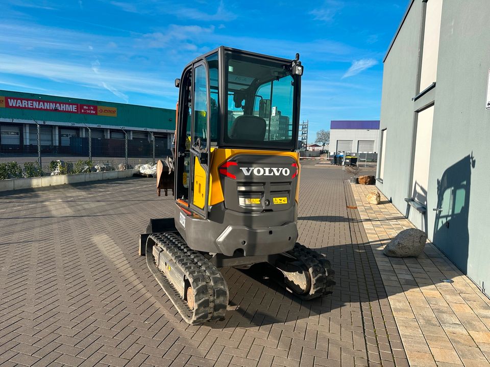 Volvo ECR25D Minibagger Bagger in Köln