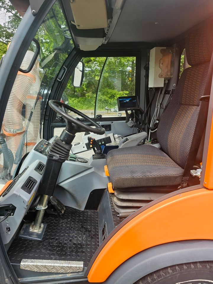 Multicar X56 Tremo CS mit Sinkkastenreiniger TOP in Stuttgart