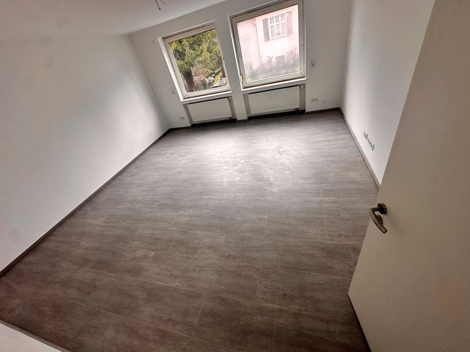 4 Zimmer Wohnung Zierenberg mit Garage Kernsaniert in Hildesheim