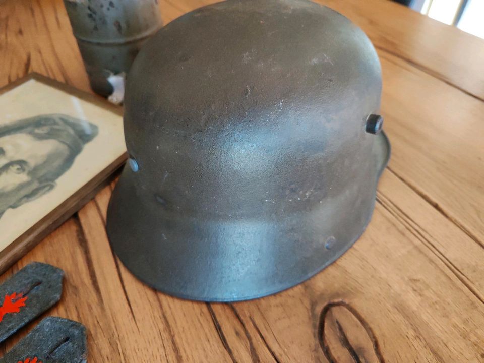 ORIGINAL Militaria M16 Stahlhelm 66 Gasmaskendose Trägerzeichnung in Rosenheim