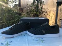 Damen Mädchen Leder Sneaker Schuhe TOMMY HILFIGER Gr.36 Neu Bochum - Bochum-Wattenscheid Vorschau