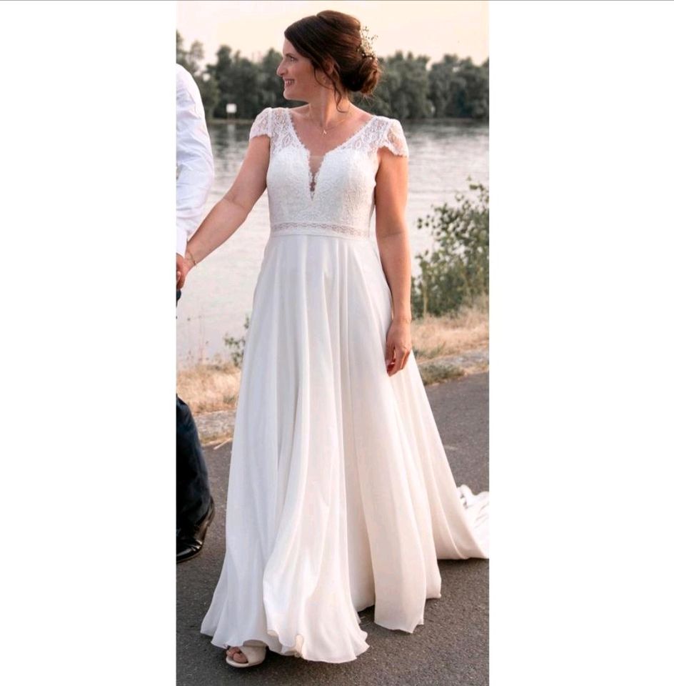 Wundervolles Brautkleid Gr. M / Aria 23 in Wiesbaden