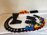 Erweiterungsset schwarze Schienen Lego Duplo mit Wagons Insassen Rheinland-Pfalz - Simmertal Vorschau