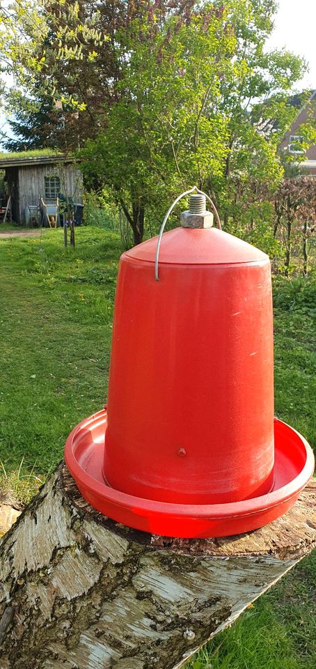 Großer Futterautomat Futterbehälter Hühner Geflügel in Neumünster