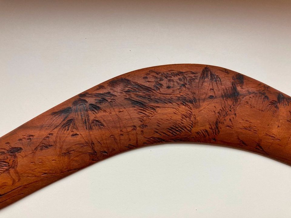 Bumerang "Wirunda Australia" - Holz graviert - 35 cm in Karlstadt