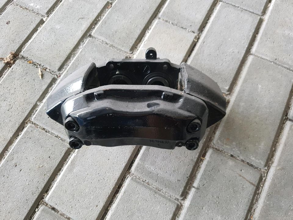 Brembo 4 Kolben Bremssattel Mercedes W220 S500 in Weikersheim