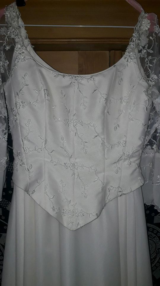 Wunderschönes Brautkleid in Gr. M /40 von BELLA PARIS in Köln