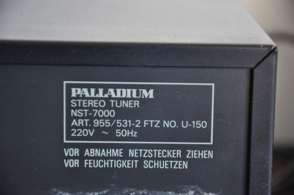 Palladium Stereo Tuner Radio Model NST-7000 in Spiegelberg
