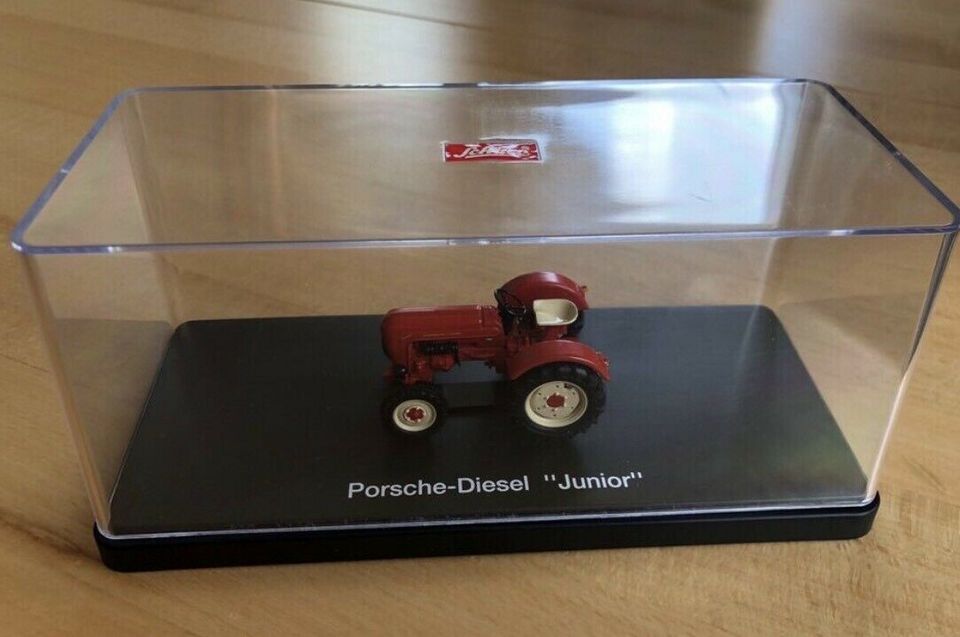 Porsche Diesel Junior schuco Traktor Modell in Berglen