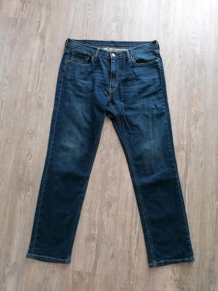 Levis Jeans für Männer W 33 L 32 in Oststeinbek