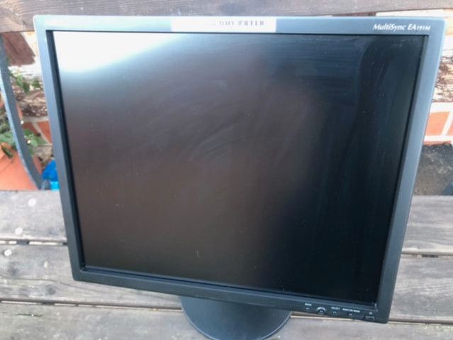 19" TFT MONITOR NEC MULTISYNC EA191M 5:4 1280x1024 VGA DVI-D in  Sachsen-Anhalt - Am Großen Bruch | Monitor gebraucht kaufen | eBay  Kleinanzeigen ist jetzt Kleinanzeigen