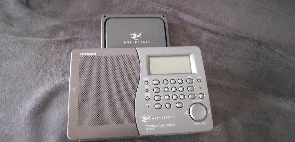 HITACHI World Radio Space Digital Satellit Receiver KH -WS1 in Hannover