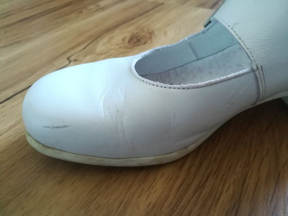 Kommunionschuhe / Brautmädchenschuhe weiß Mädchen Größe 36 in Vohenstrauß