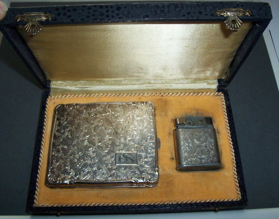 Raucher-Geschenkbox, mit Etui für Zigar. und Feuerzeug. in Leezen