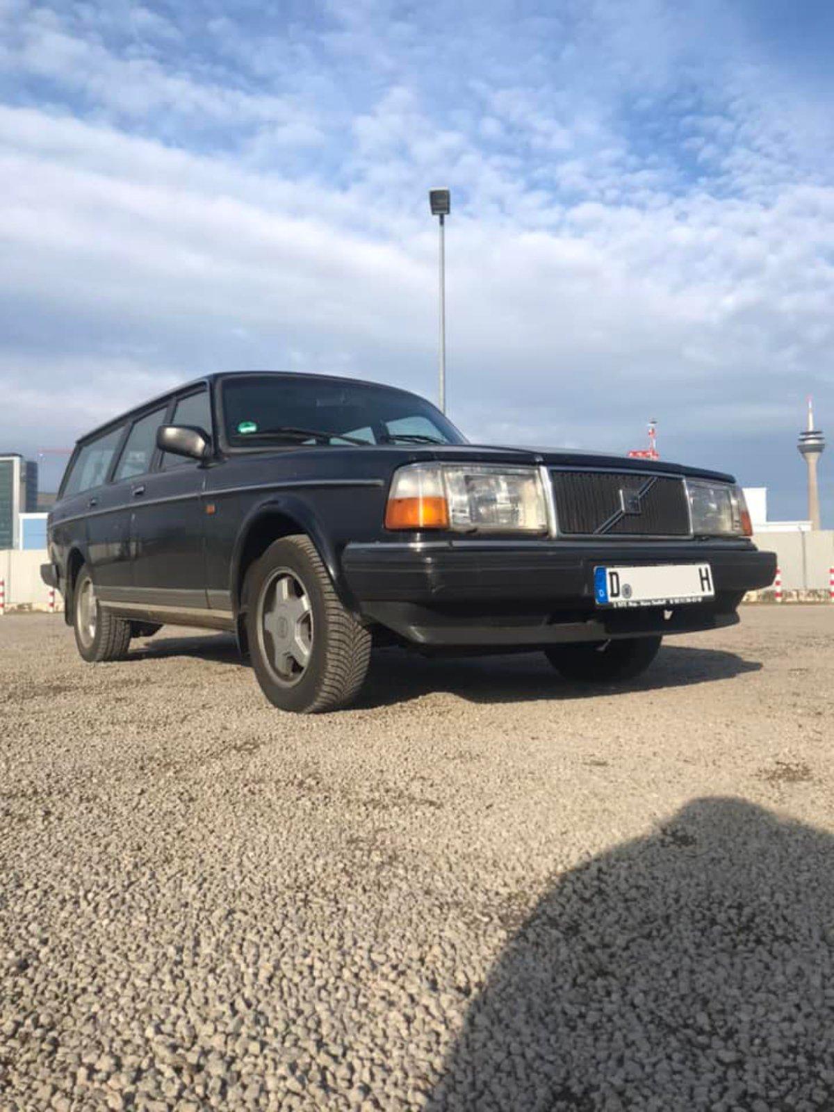 Abbildung des Autos Volvo 245 mit H-Kennzeic…