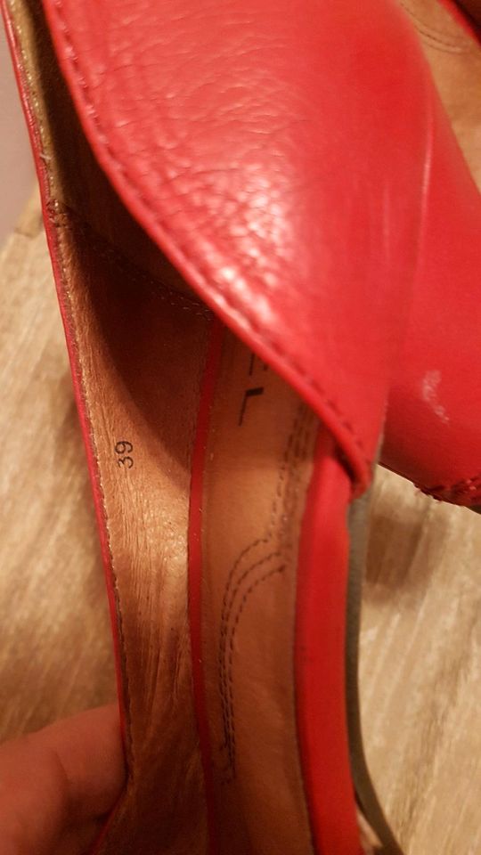 Plateau Pumps / Sandalen von Biviel, rot, Leder in Berlin