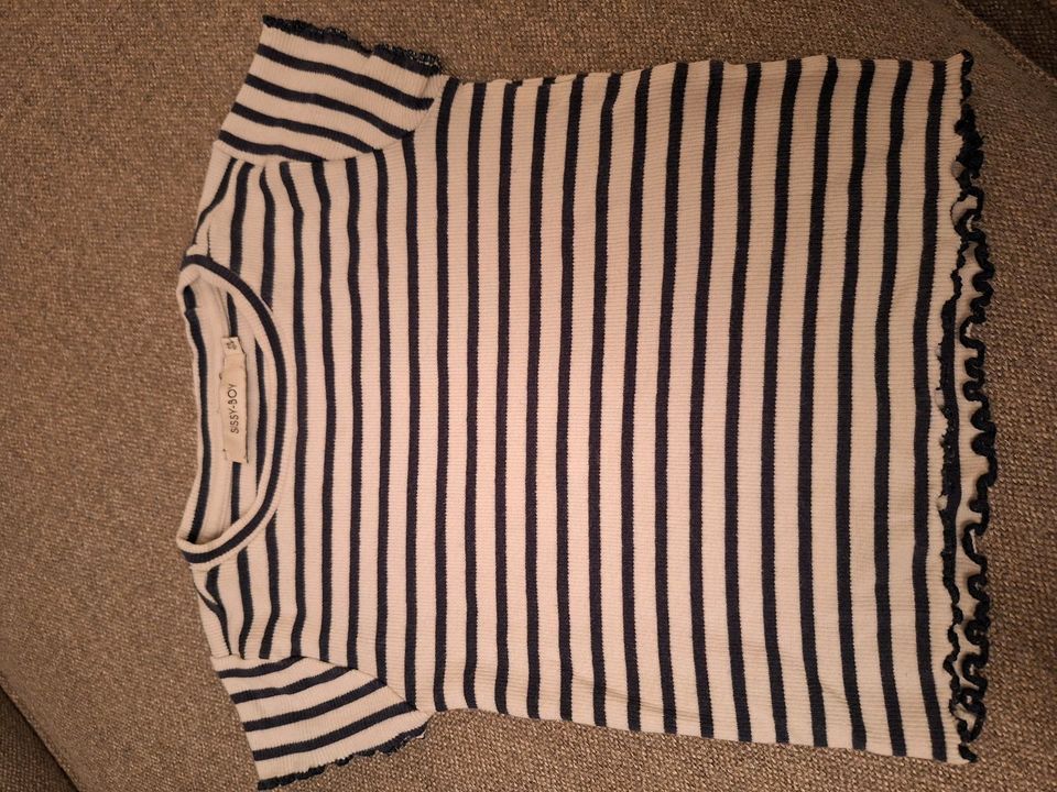 Paket 6 T-Shirts, 4 Kleider, 1 Pullover SissyBoy Alana Zara in Lotte