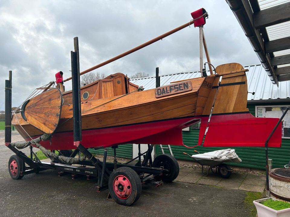 Traditionssegler Holzboot Plattbodenschiff Kajuitschouw 8m in Bremen