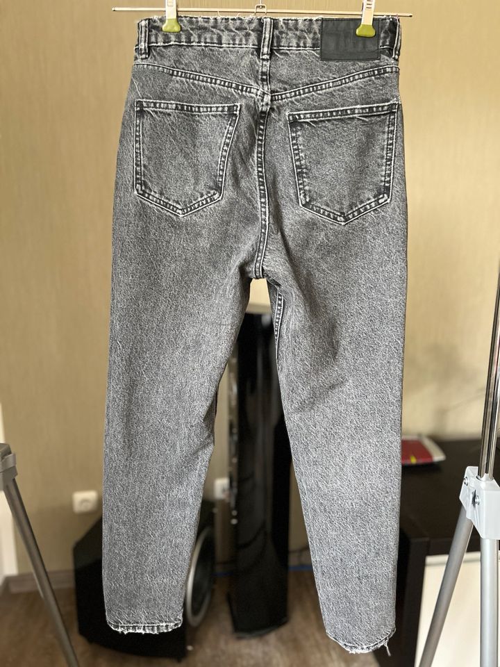 Zara graue Jeans Slouchy Damen Hose Baumwolle Gr. 36 in Scheeßel