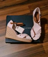 **Tommy Hilfiger Plateau-Sandalen** Größe: 40 Berlin - Mitte Vorschau