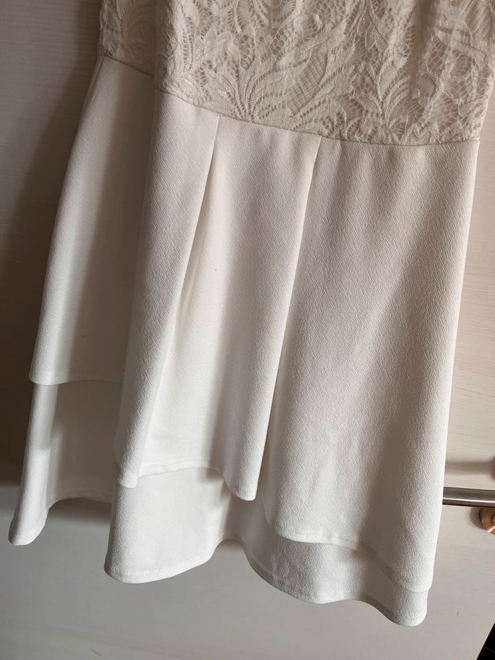 Weißes Kleid Gr 40/42 in Holle