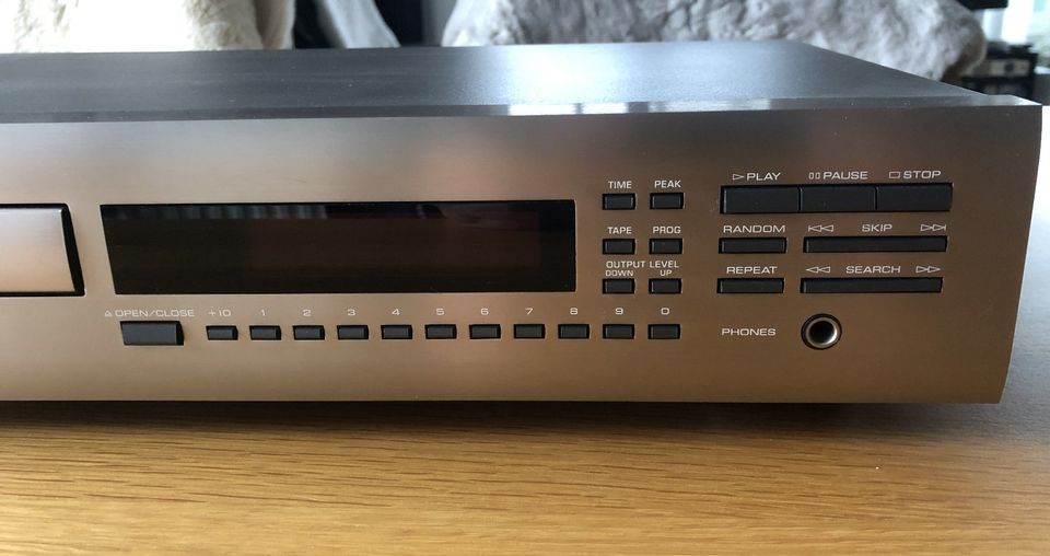 Hi-Fi Stereo Musikanlage, Top Gepflegt, Akai und Yamaha in Hameln