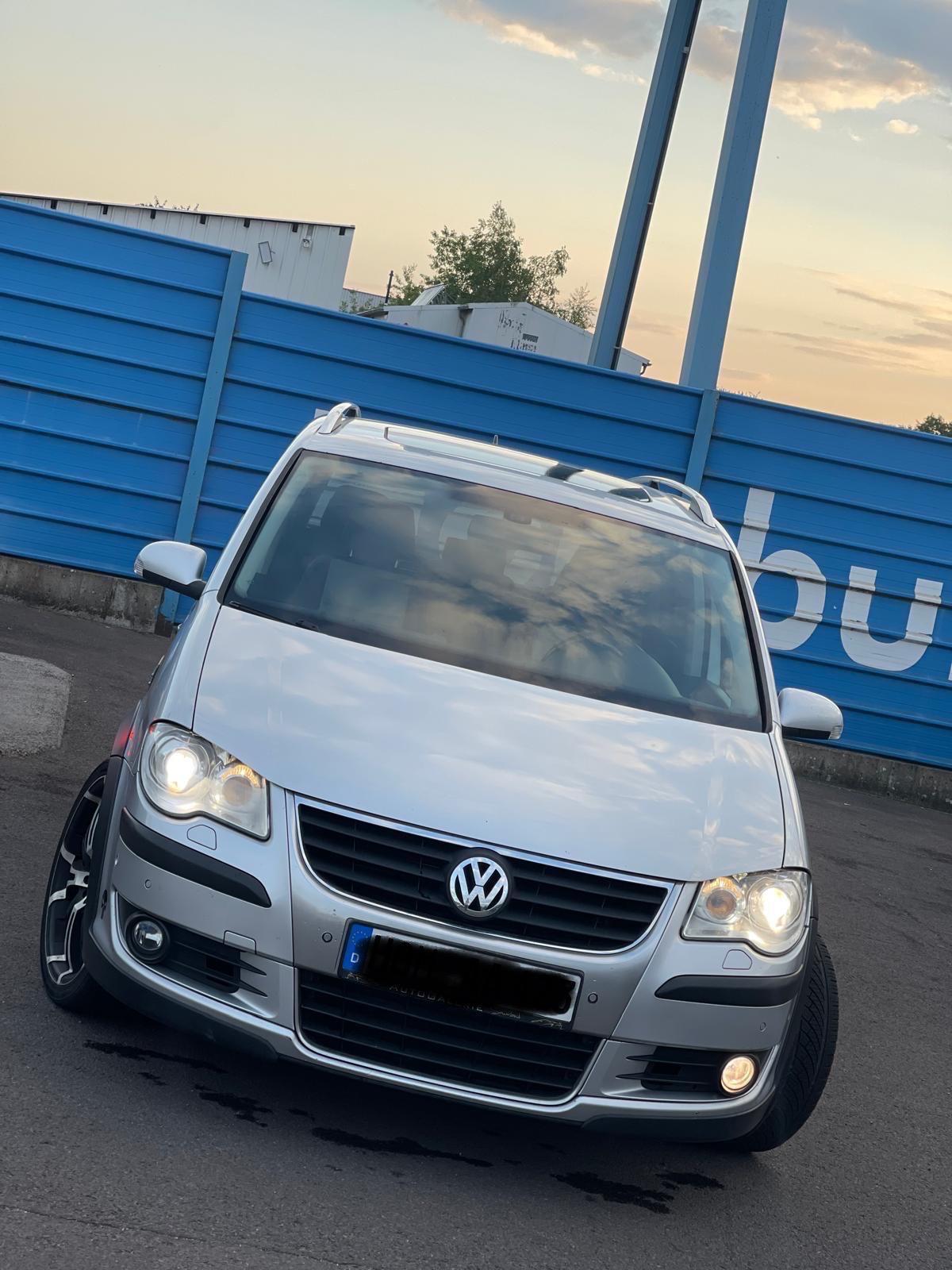 Abbildung des Autos VW Touran Cross .1.4 Aut…