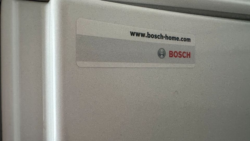 Bosch Einbau Kühlschrank m. Gefrierfach 120cm/55cm in Groß-Zimmern