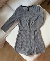 Bershka Overall kurzer Hosenanzug Tellerrock Jumpsuit Größe M 38 Niedersachsen - Wedemark Vorschau