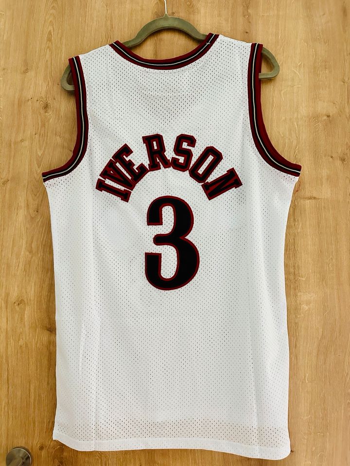 Mitchell & Ness Basketball Jersey „Allen Iverson“ Neu mit Etikett in Hersbruck