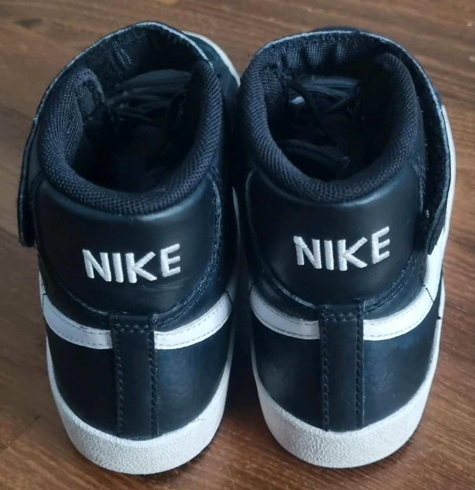 Kinder Schuhe Sneakers Gr 31,5 Nike Blazer Mid 77 OVP in München
